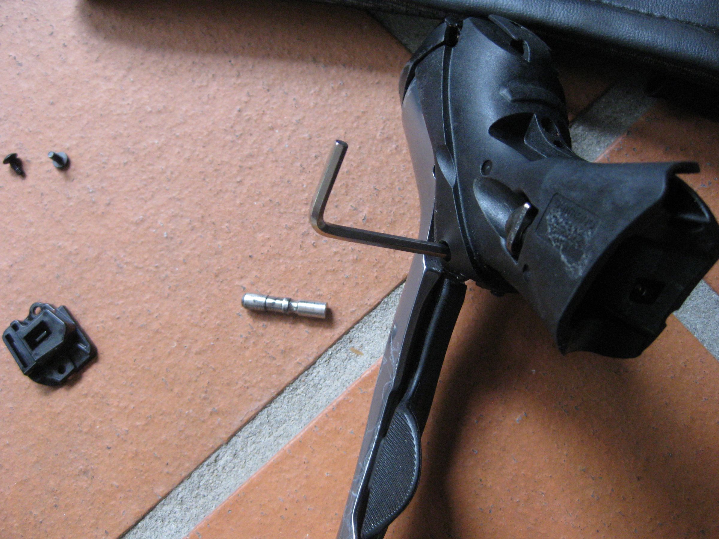 How to Thoroughly Destroy a Shimano 105 STI 5600 Flight Deck Left
