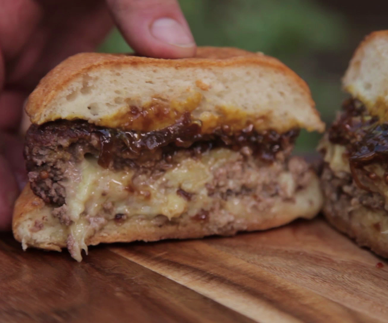 How to Cook a Juicy Lucy (or Jucy Lucy) Cheeseburger