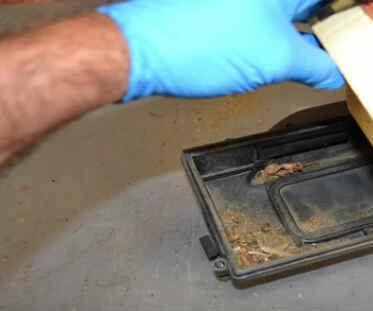 Benz W204 Engine Air Filter Replacement Guide