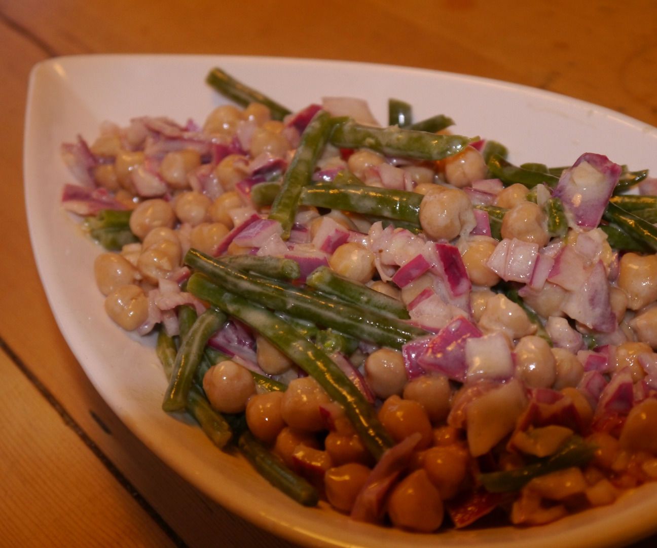 Green Bean With Chickpeas, Red Onion and Cumin-spiced Yogurt