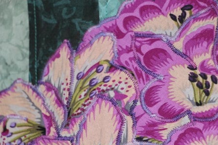 Edge Stitching the Applique Onto the Background Fabric