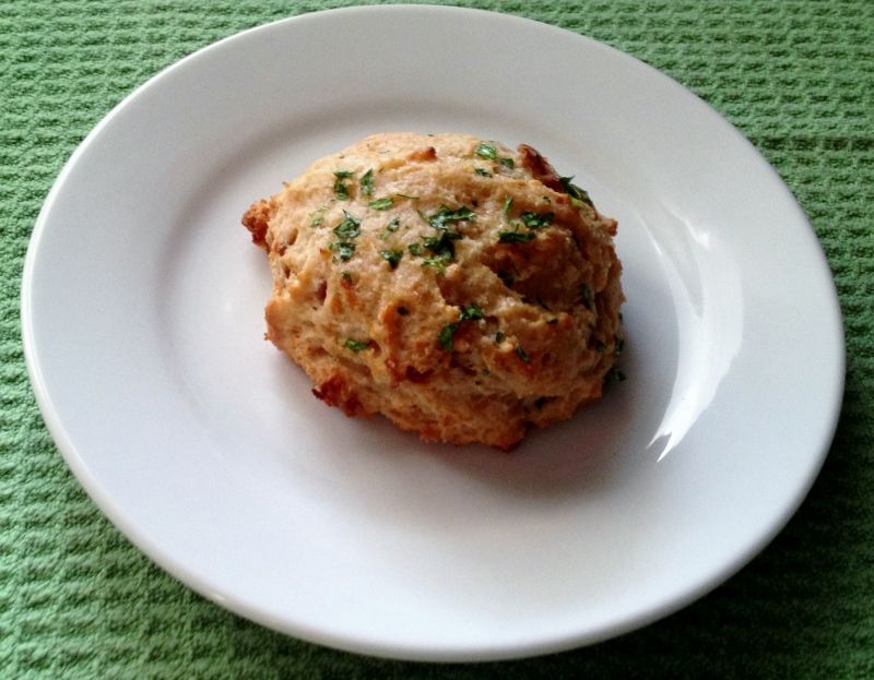 Maple Bacon Cheddar Garlic Biscuits (a Ruby Tuesday Copycat)