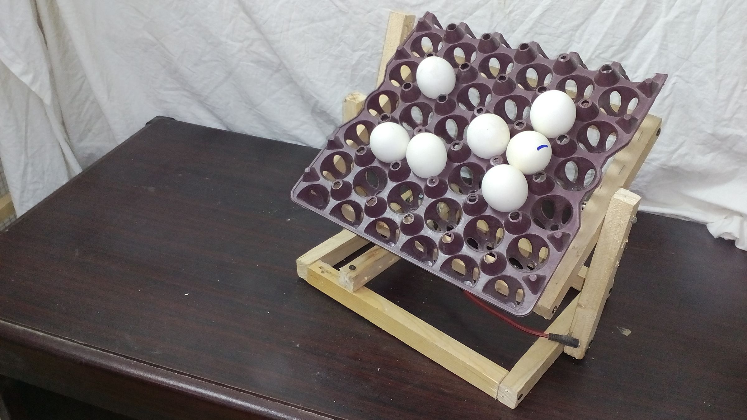 Automatic Turning Egg Incubator Tray From Wood 7 Steps (with Pictures