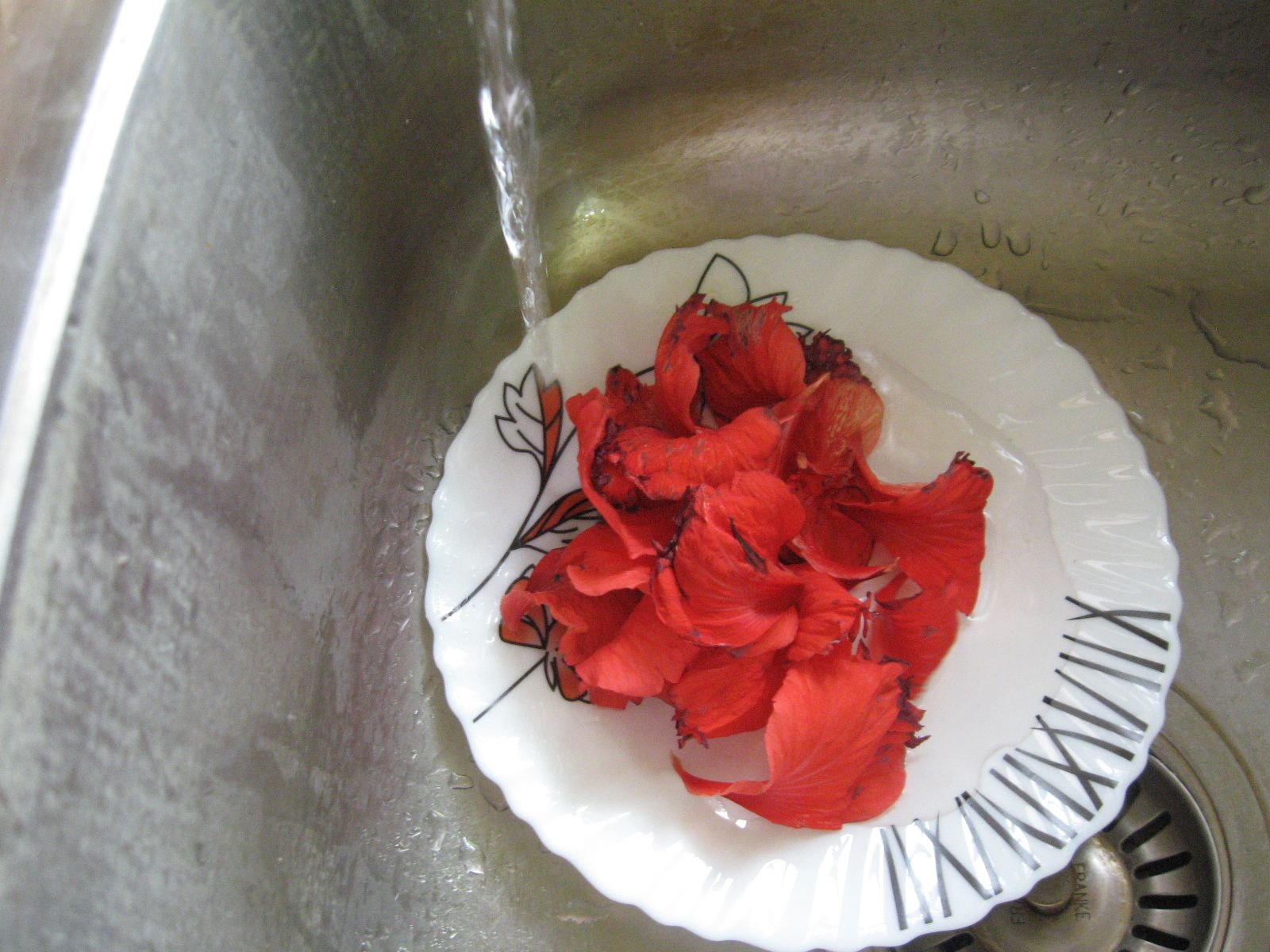 Hibiscus Tea With Fresh Flowers and Honey 7 Steps (with Pictures