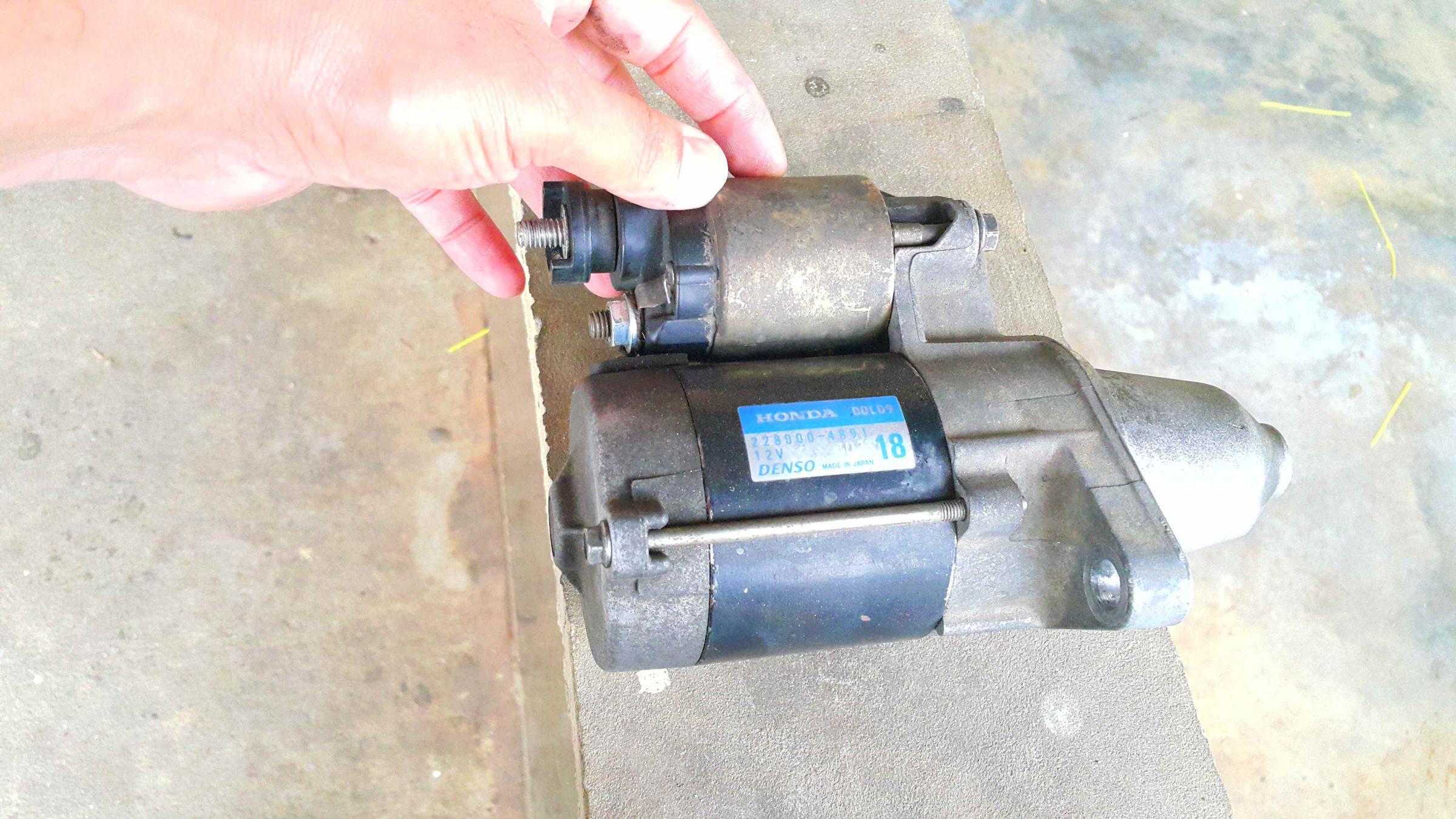 Replacing a Starter Solenoid (Honda Civic 1999, D15B Engine). 7 Steps
