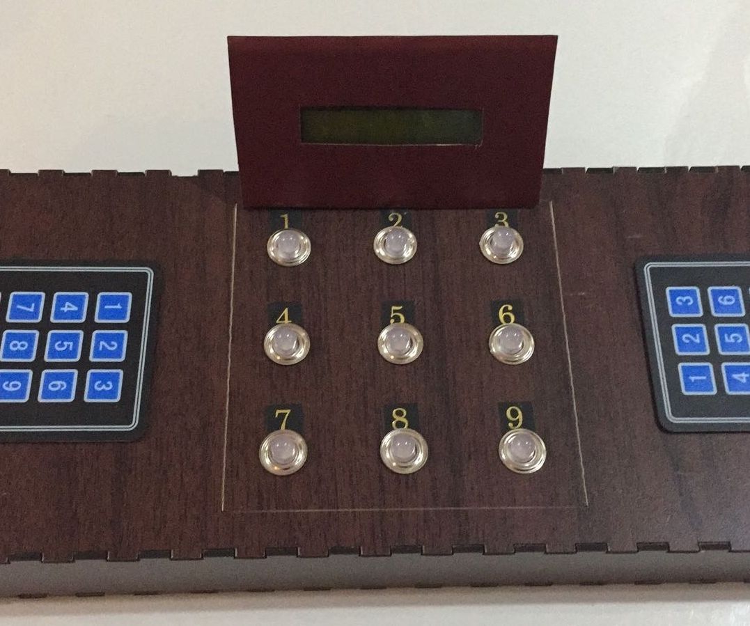 Electronic Tic-Tac-Toe Game in a Wood Box