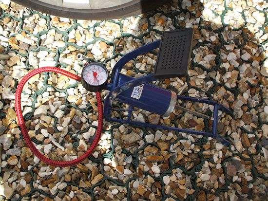 How to Check Your Car Tyre Pressures