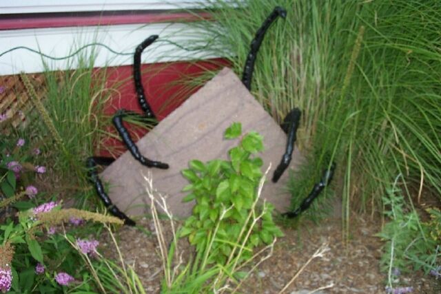 Cheap & Easy Giant Spider Illusion