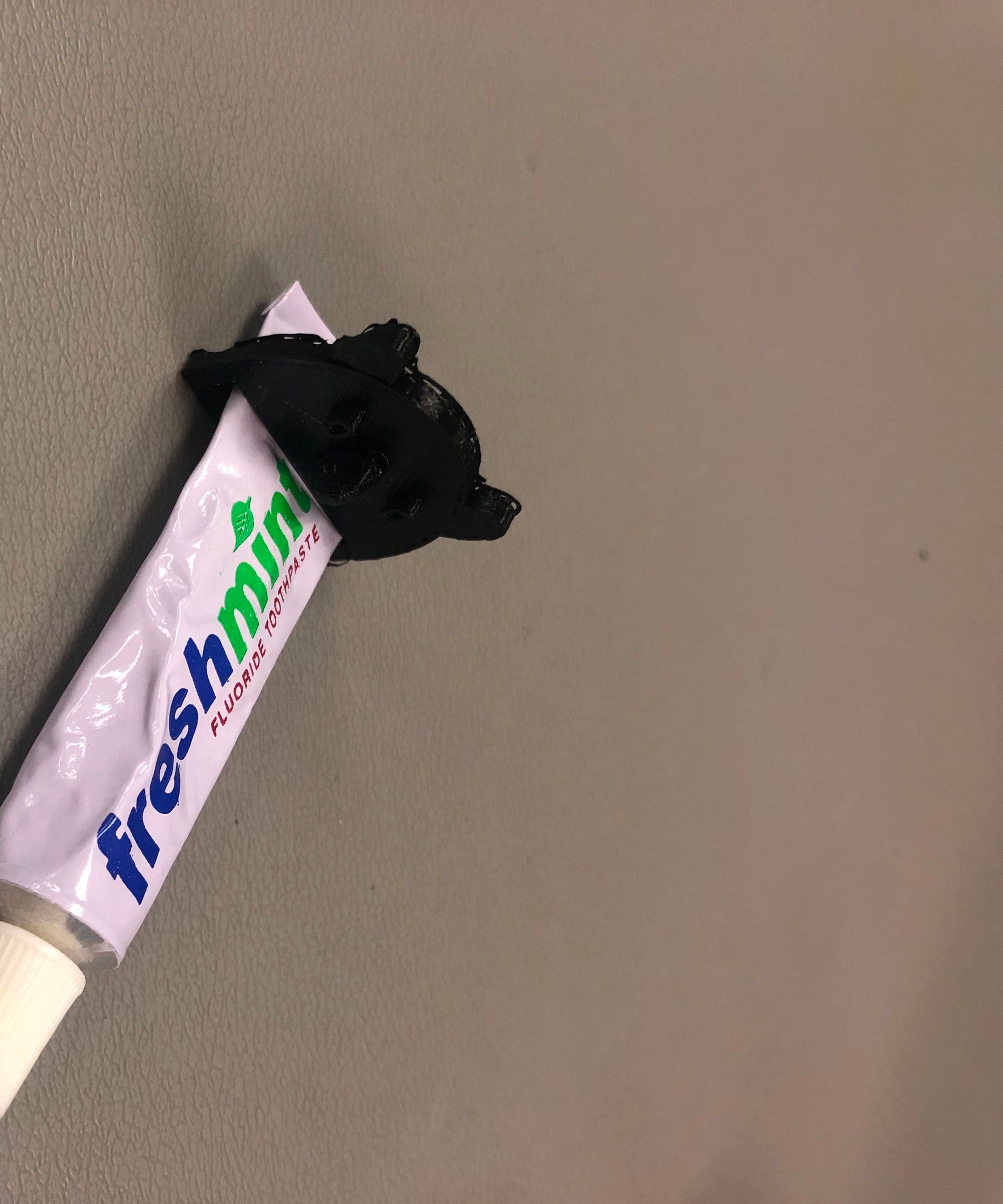 Toothpaste Helper