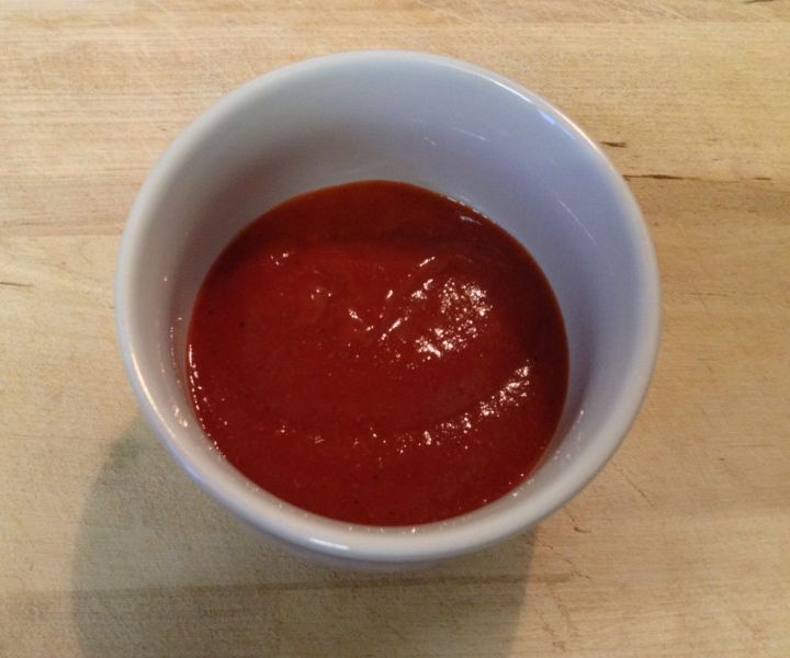 Extra hot sriracha sauce (Mme Jeanette)