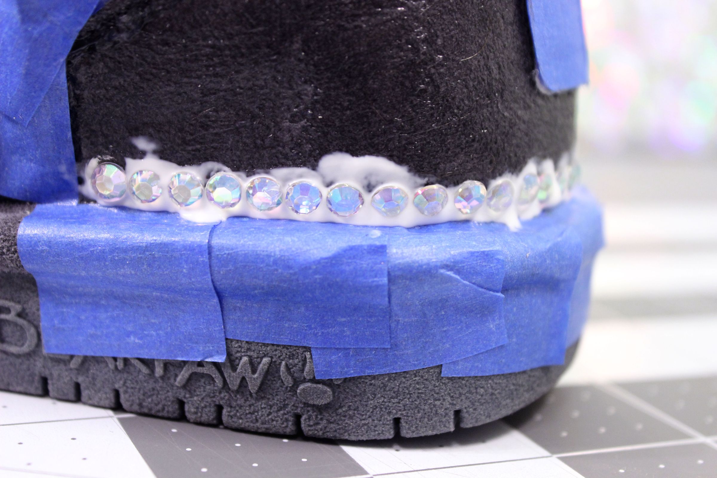 Customize Your Boots With Rhinestones! 5 Steps (with Pictures