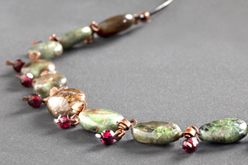 Unique Jewelry Designs-Make Necklaces Out of Brass Wires
