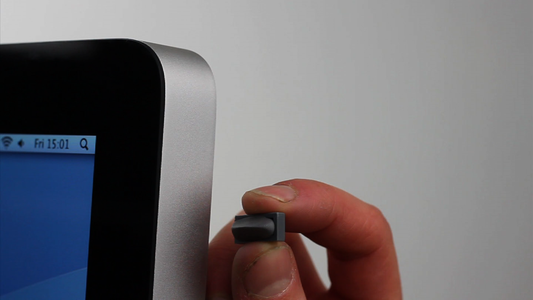 1: Make a USB Cable Mount on Your Monitor