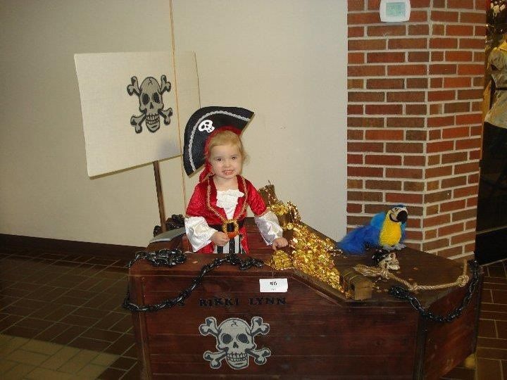 Pirate Rikki Lynn