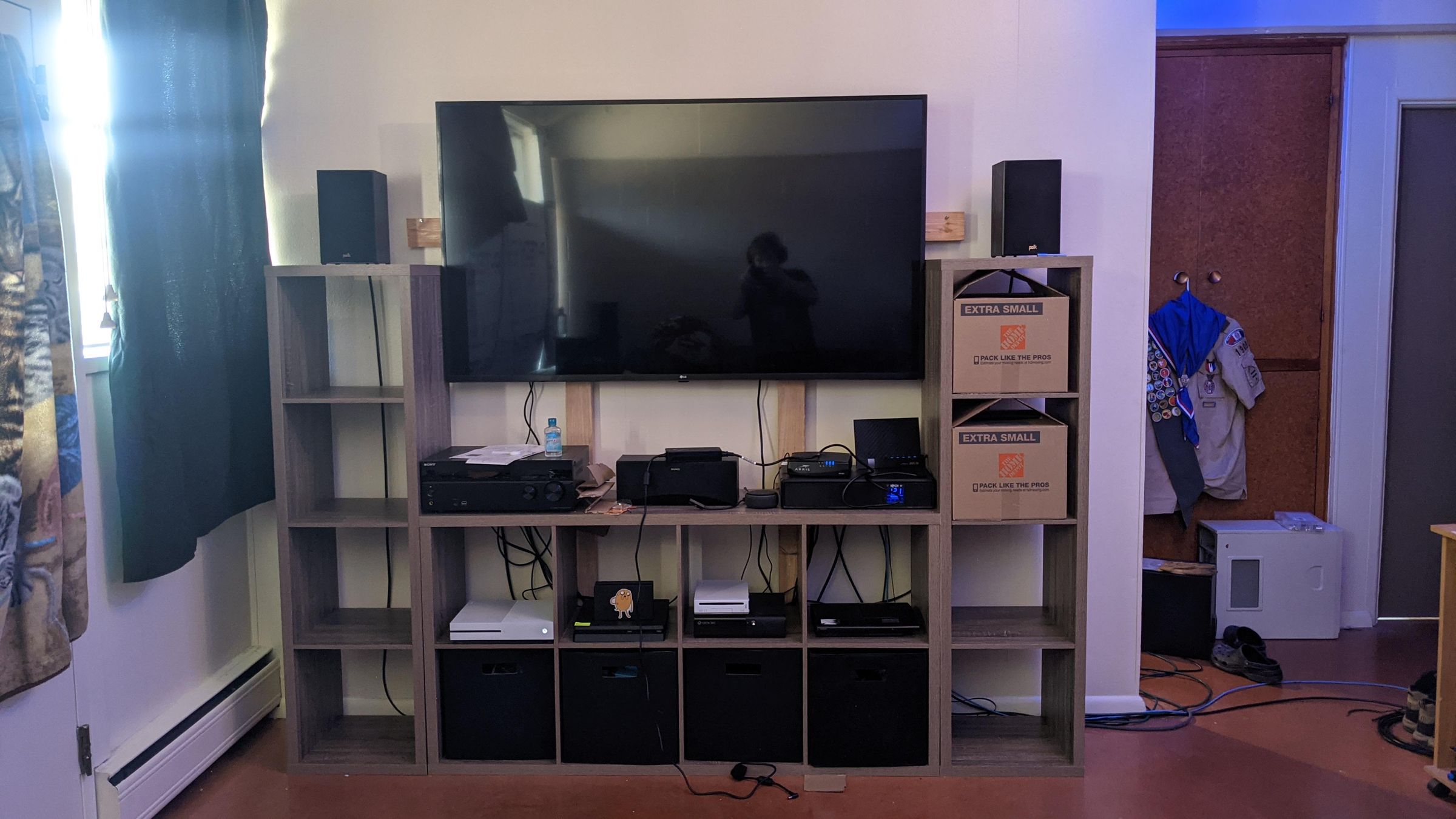 Wall Mount TV Without Holes in Wall, Perfect for Apartment 6 Steps