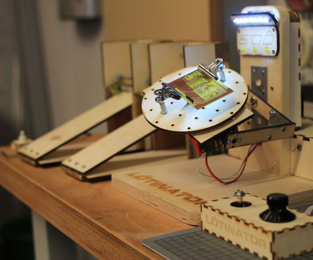 Loetinator - Electronic Soldering Helper