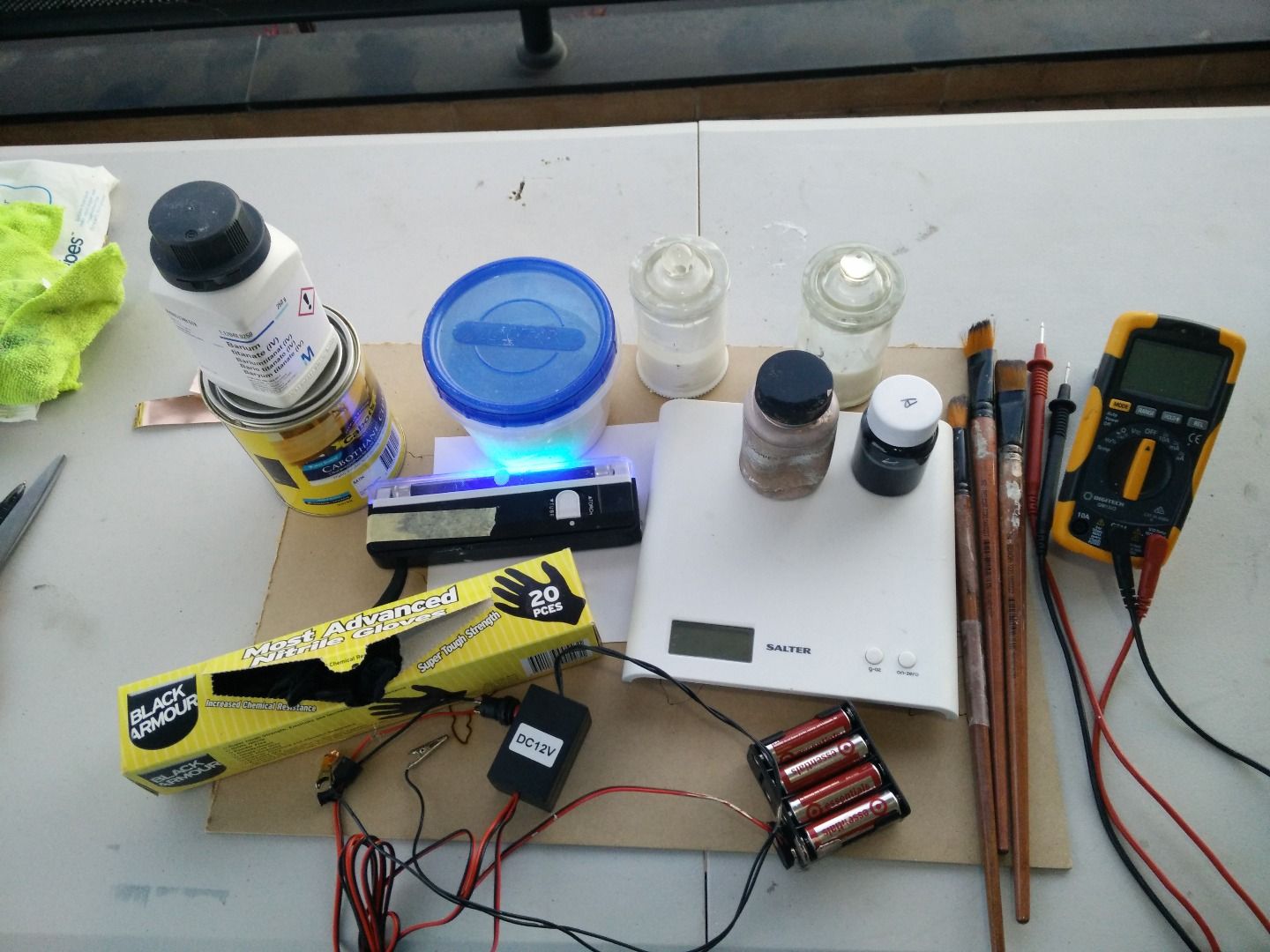 How to Make Electroluminescent (EL) Paint!! 9 Steps (with Pictures