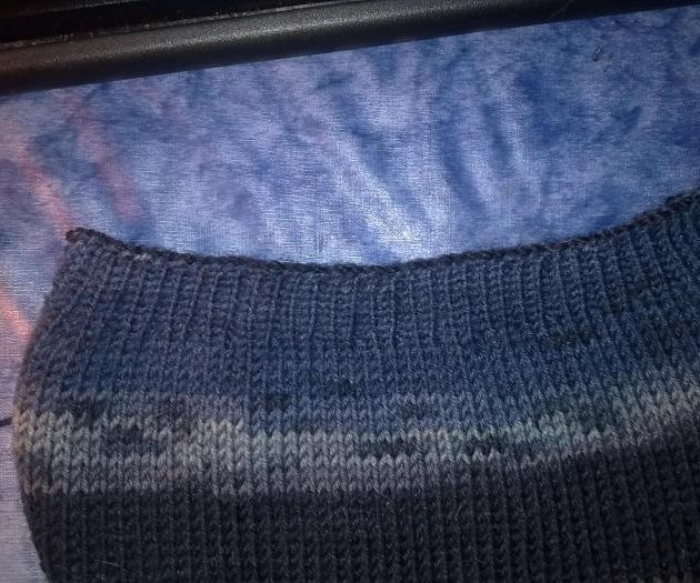 How to Close by Hand a Knitted Piece in a Stretchy Way