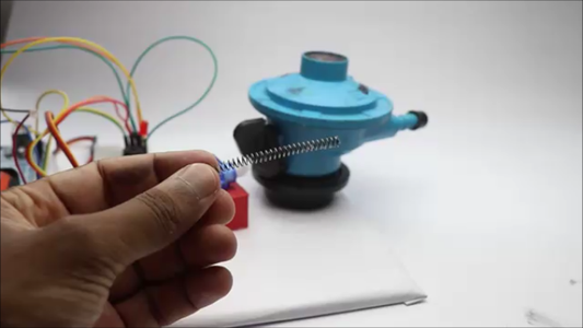 Arduino LPG Gas Leakage Detection System With Auto Cut-Off Regulator ...