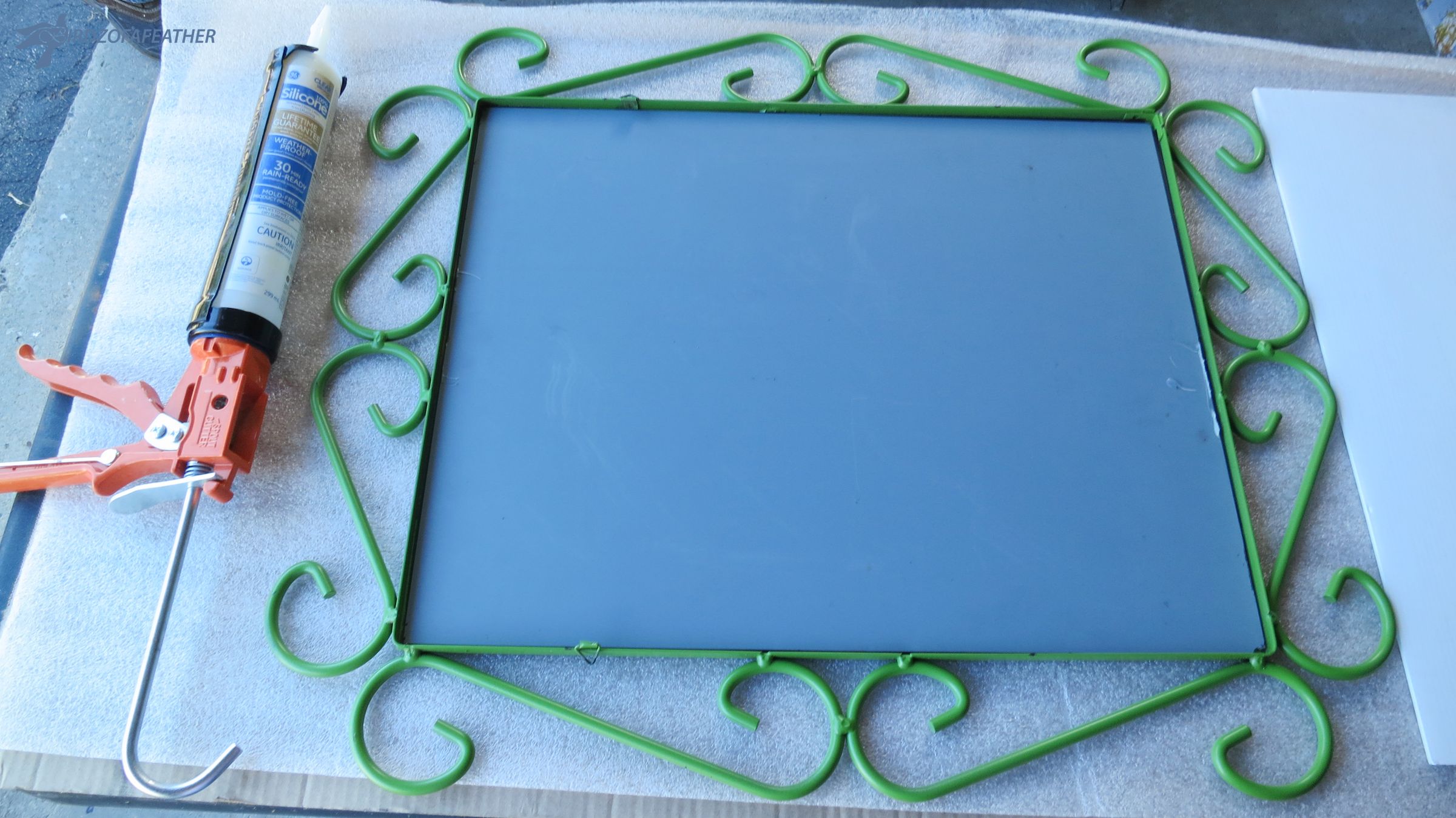 Fix a Mirror With the Right Outdoor Adhesive! 11 Steps (with Pictures