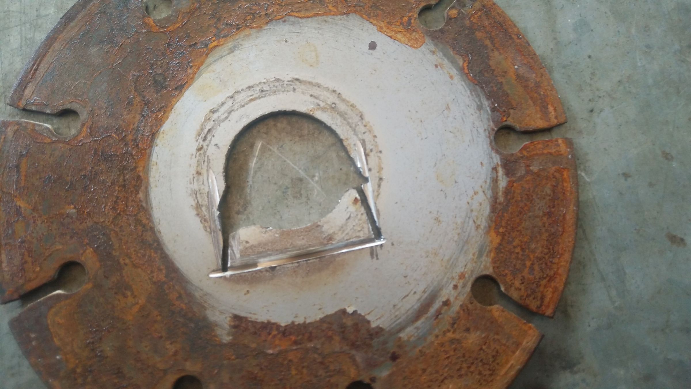 Bottle Cap Shooter. 4 Steps Instructables