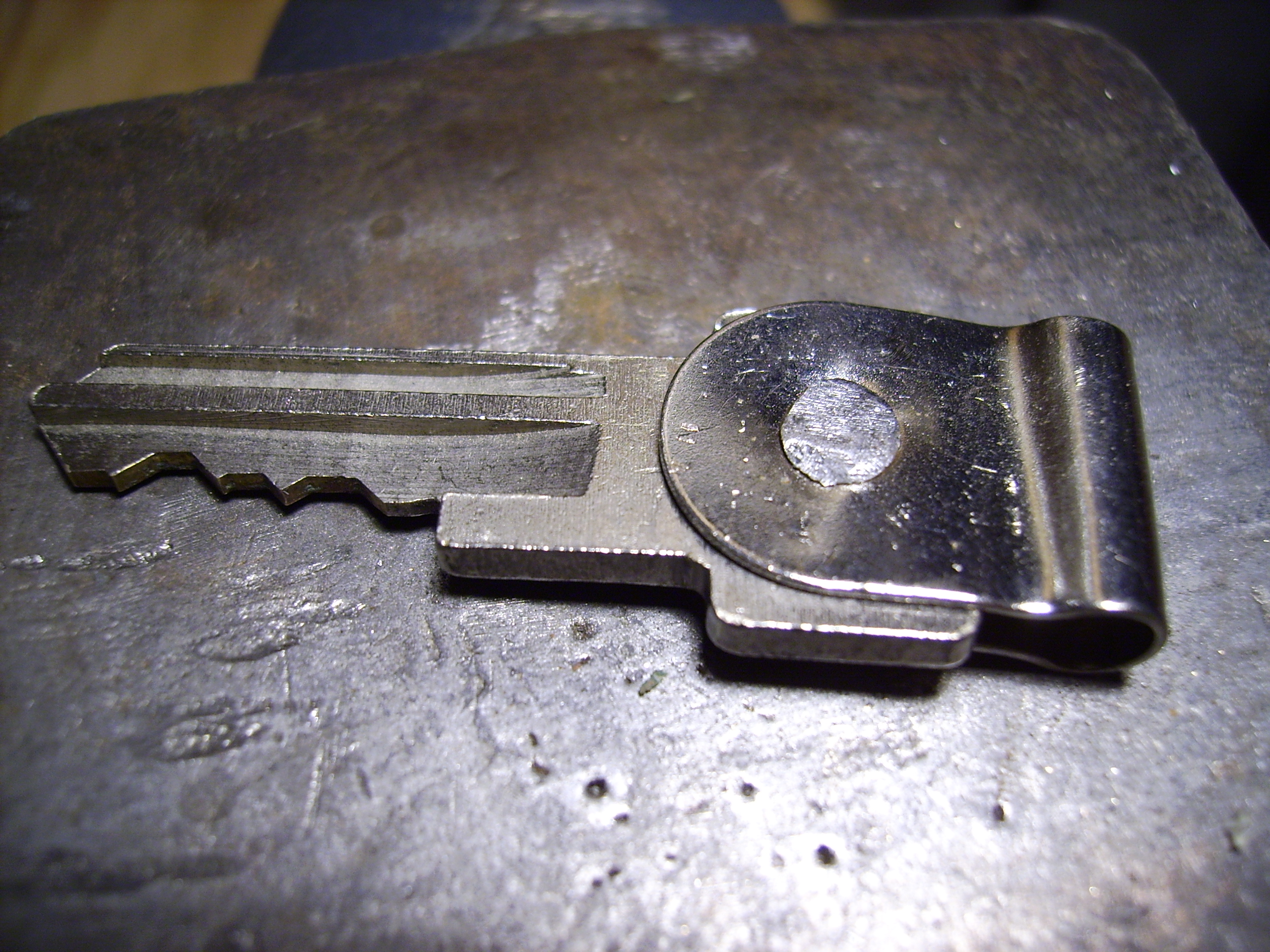 Repair a Broken Key Handle. 6 Steps Instructables