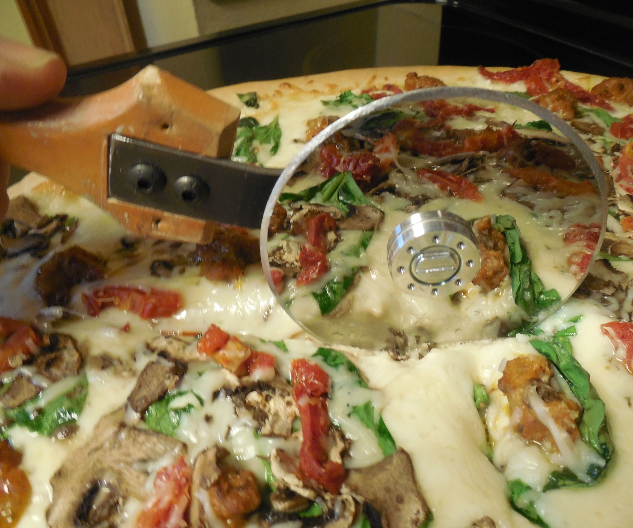Hard Drivin Pizza Cutter