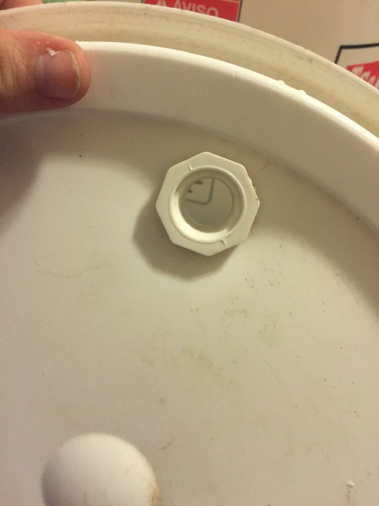 how do you make a chicken water bucket