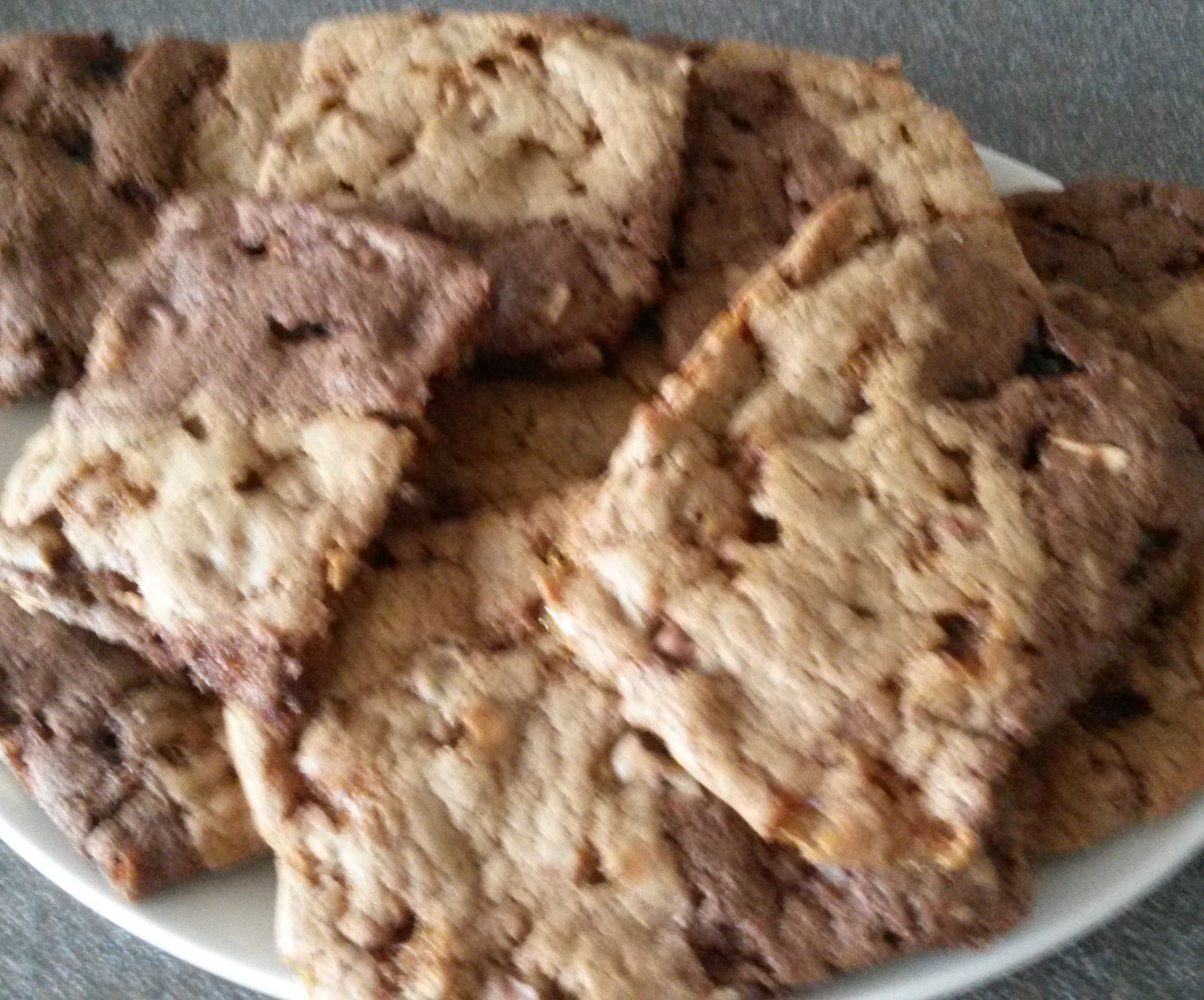 HALF AND HALF CHOCOLATE CHUNK COOKIES 4 Steps Instructables
