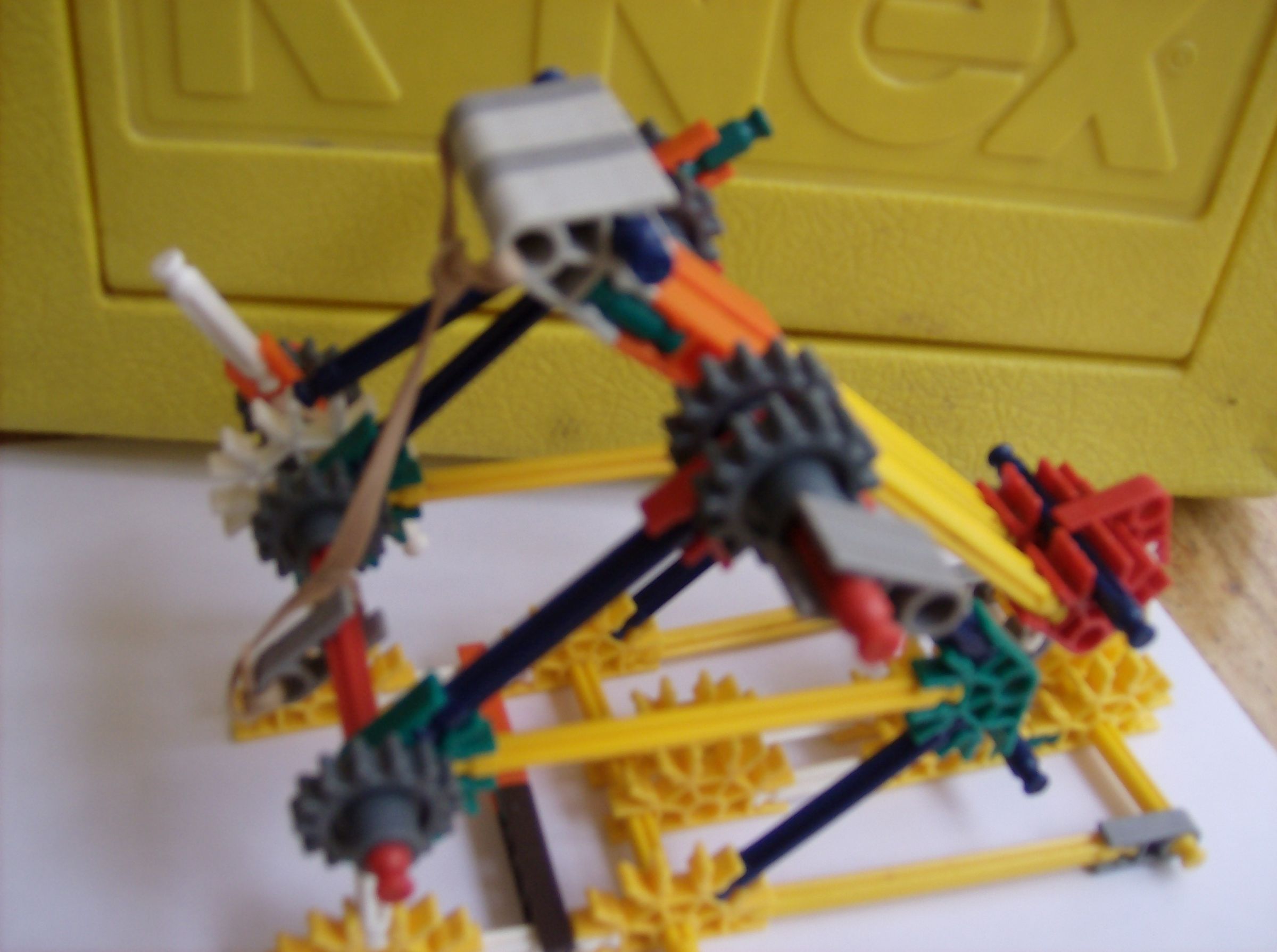 A Elastic Powerd Little Catapult (E.P.L.C.)