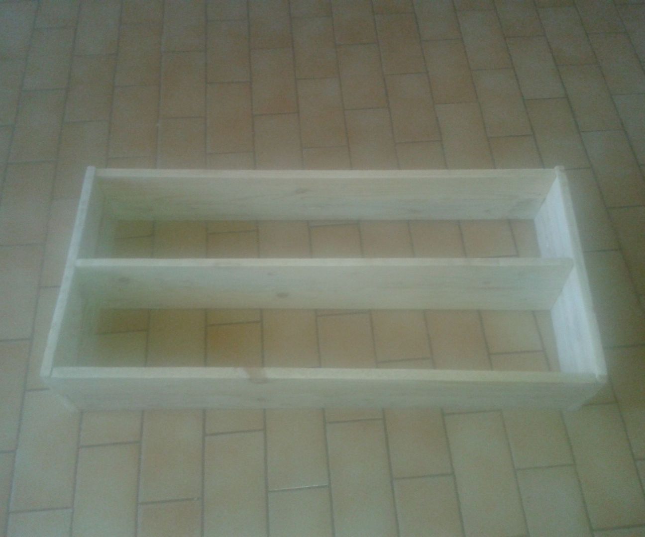 Simple Pallet Book Shelf