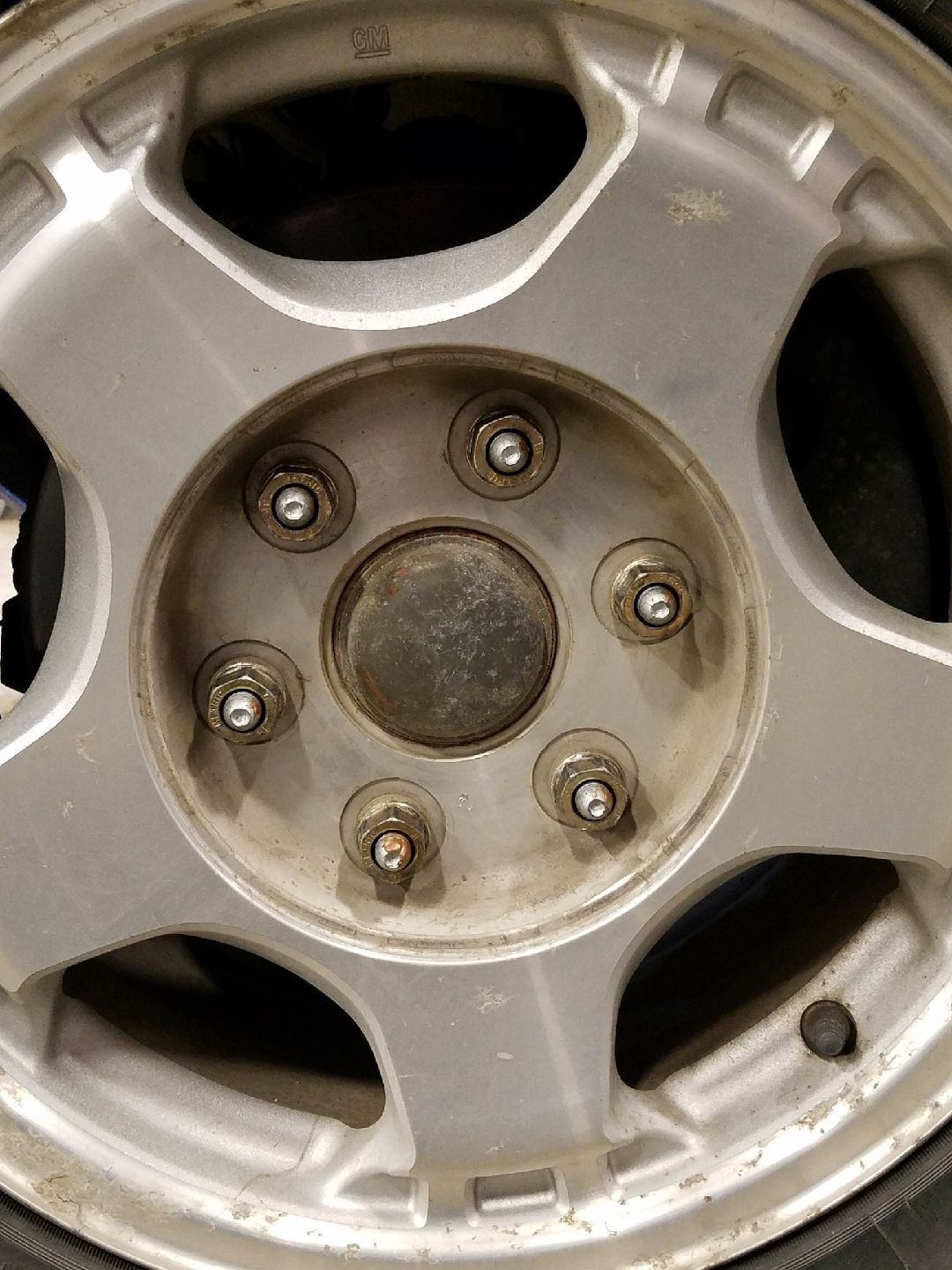 Changing a Tire. 5 Steps Instructables