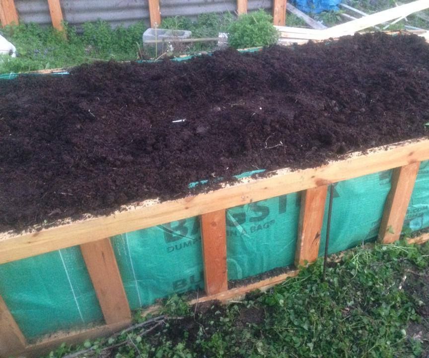 No Irrigation Raised Bed Gardening System (Hugelkultur)