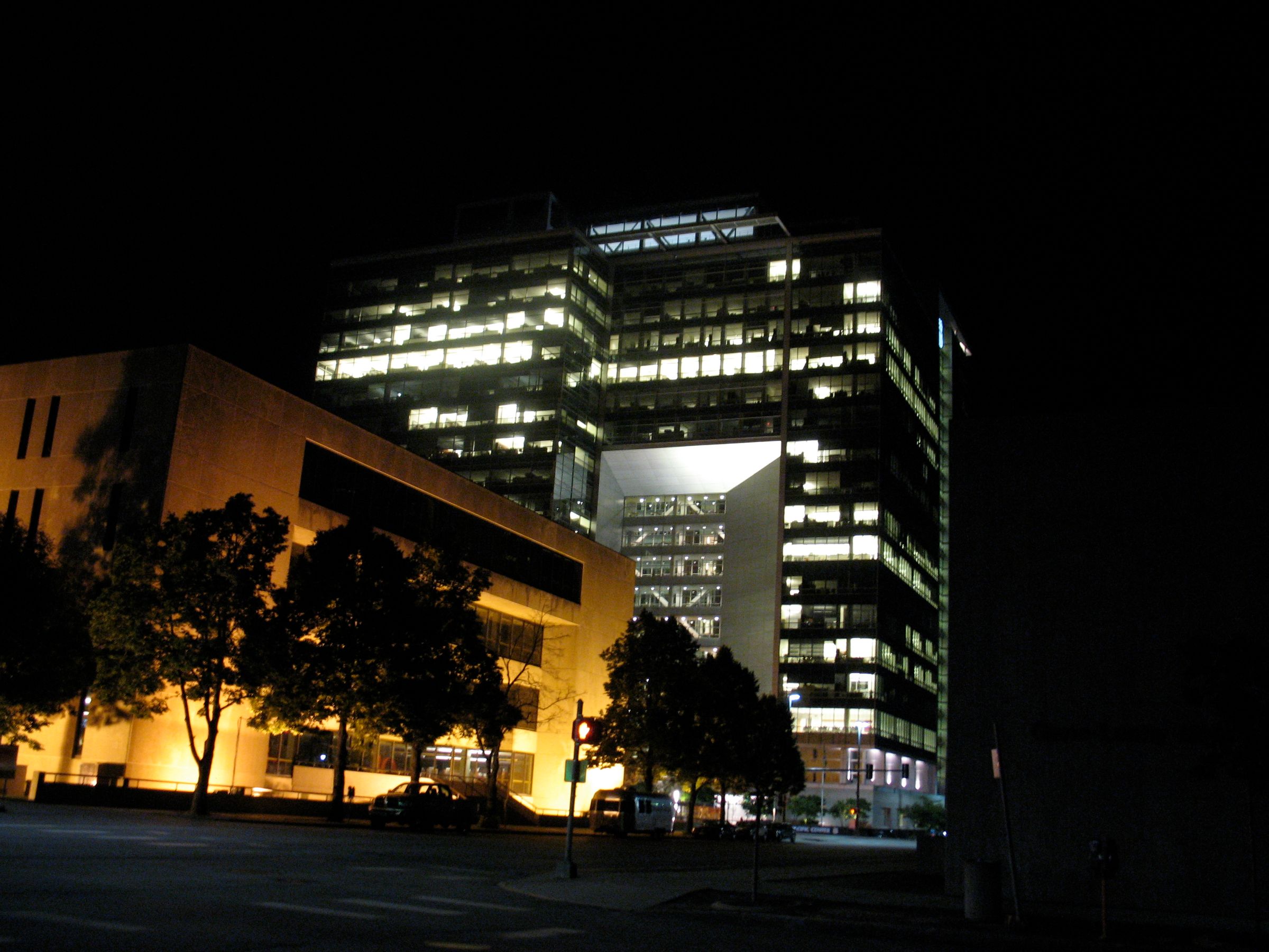 How to Take AWESOME Night Photos WITHOUT a Tripod 3 Steps (with