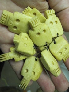 Carved Bone Skulls From Bone Scraps (+Video)