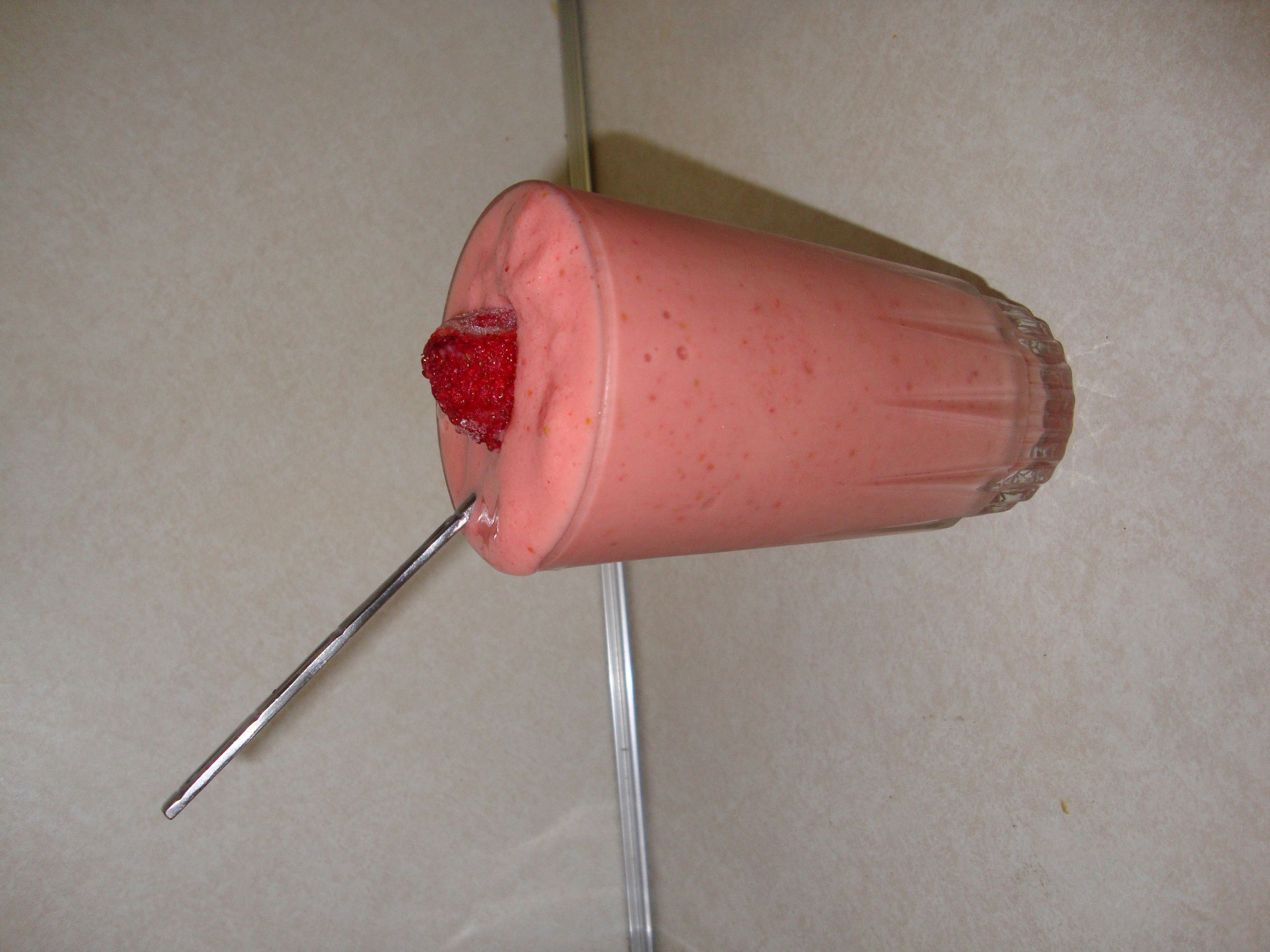 Sugar-Free Strawberry Lemonade Smoothie