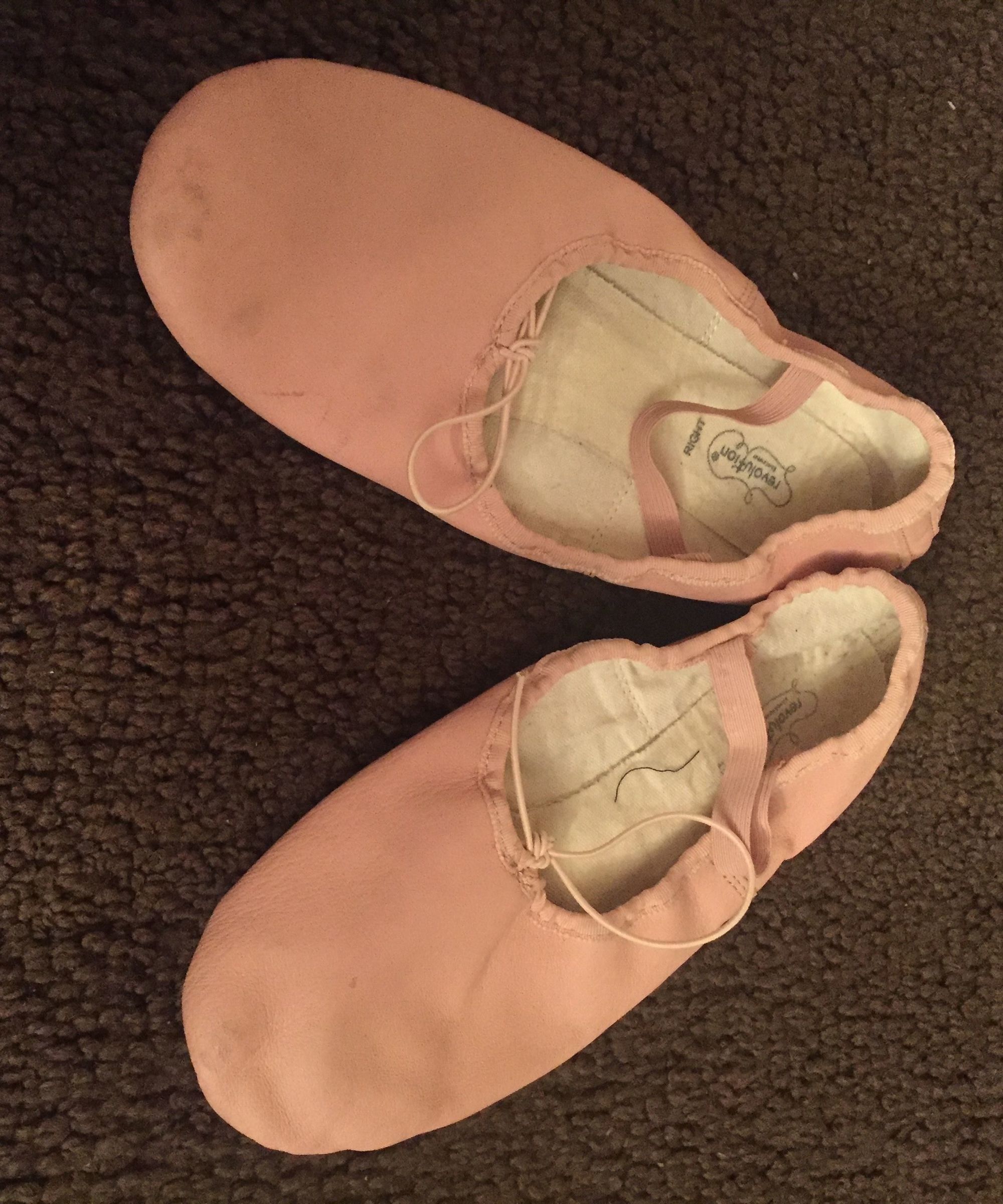 How to Put on Ballet Shoes