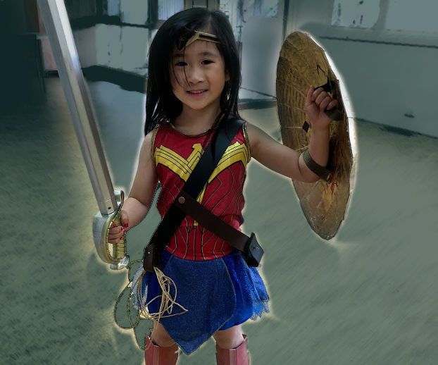 Wonder Woman Cosplay: Shield, Bracers, Shin Guard, Harness