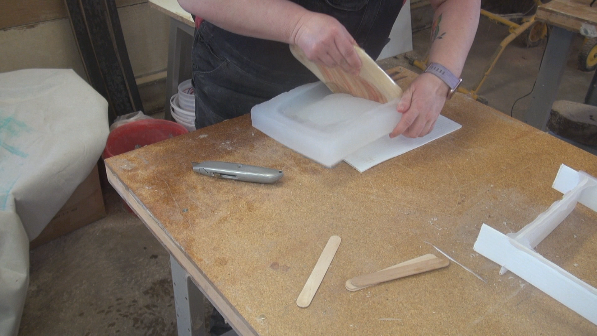 DIY Silicone Mold for Resin Casting : 4 Steps - Instructables