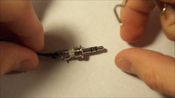 #1 How to Repair or Fix Headphones (Headphone Jack) - Instructables