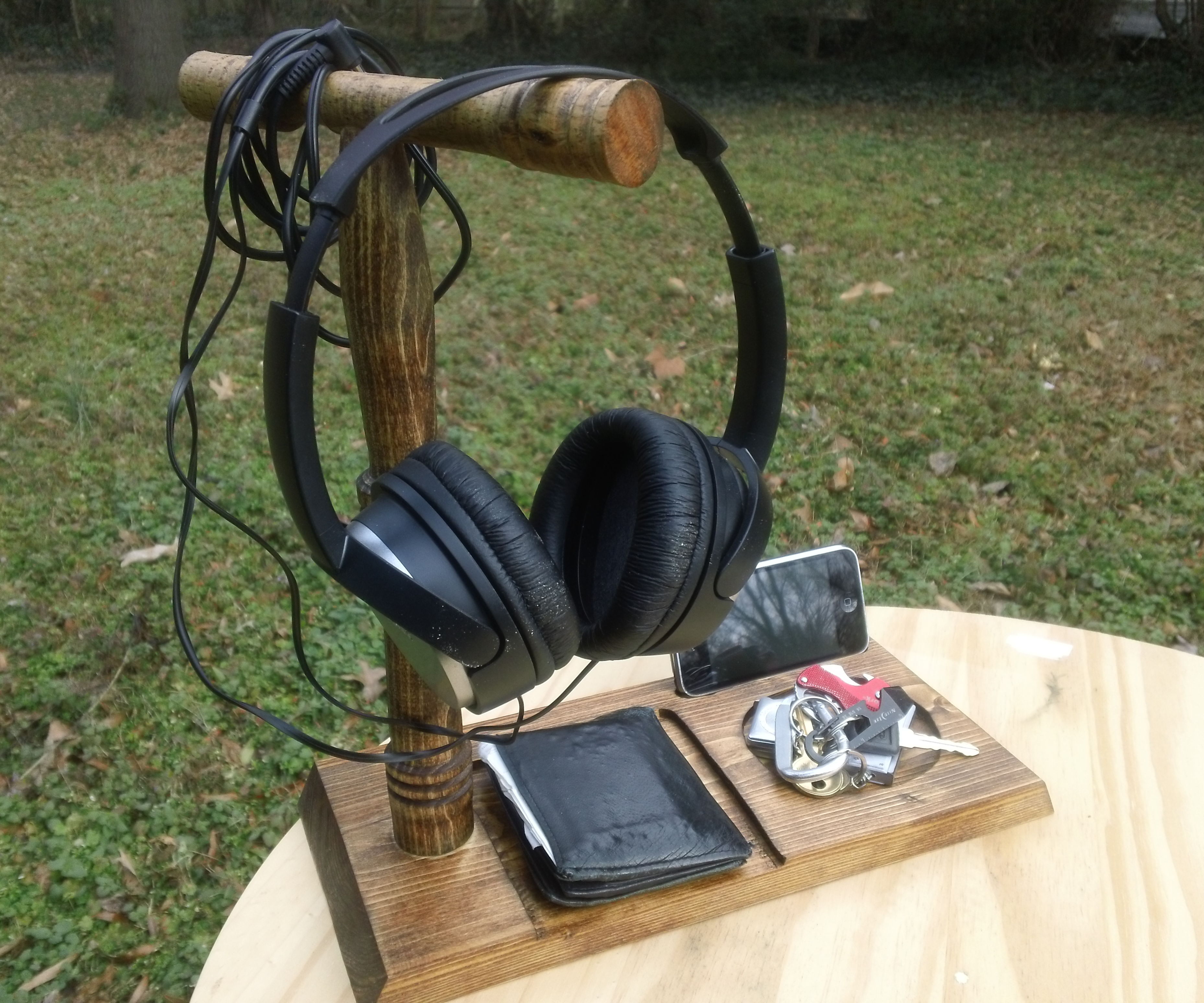 Headphone Holder W/ Pocket Catch All