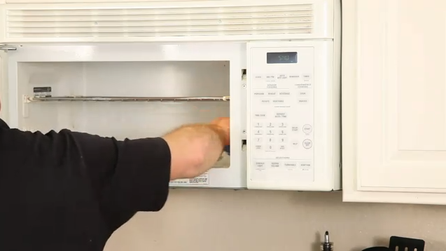 Deodorizing Your Microwave - Build.com 30 Second Tip