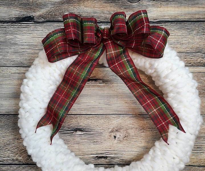 Finger Crochet Wreath