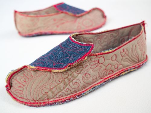 DIY Happy Feet Shoe Sewing with free motion doodle stitch in VIDEO
