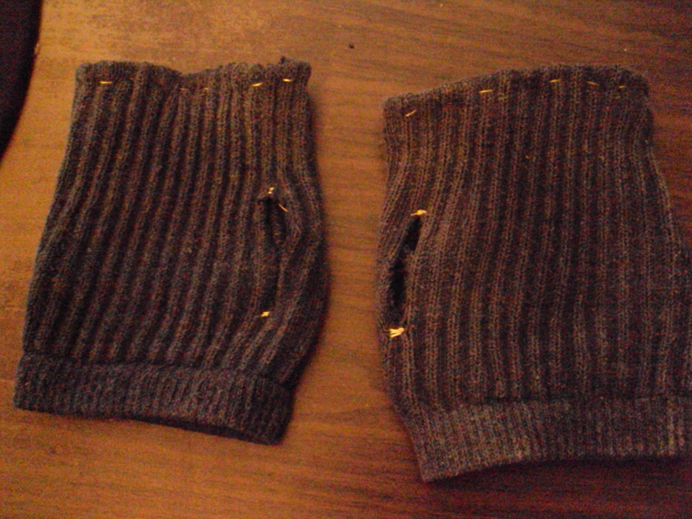HoBoe Finger-less Fitness Gloves [Upcycled, 30-20 Min Make :-D]