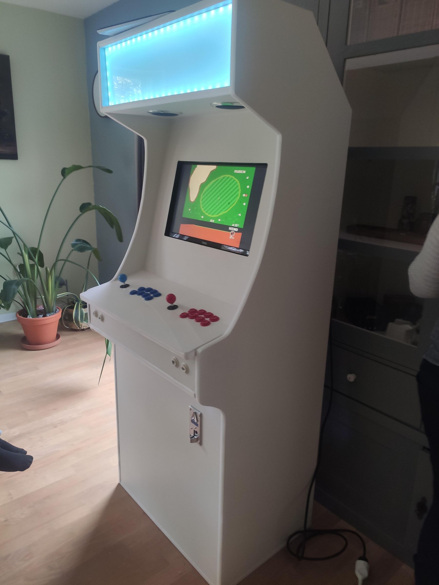 Arcade Cabinet for Under € 250
