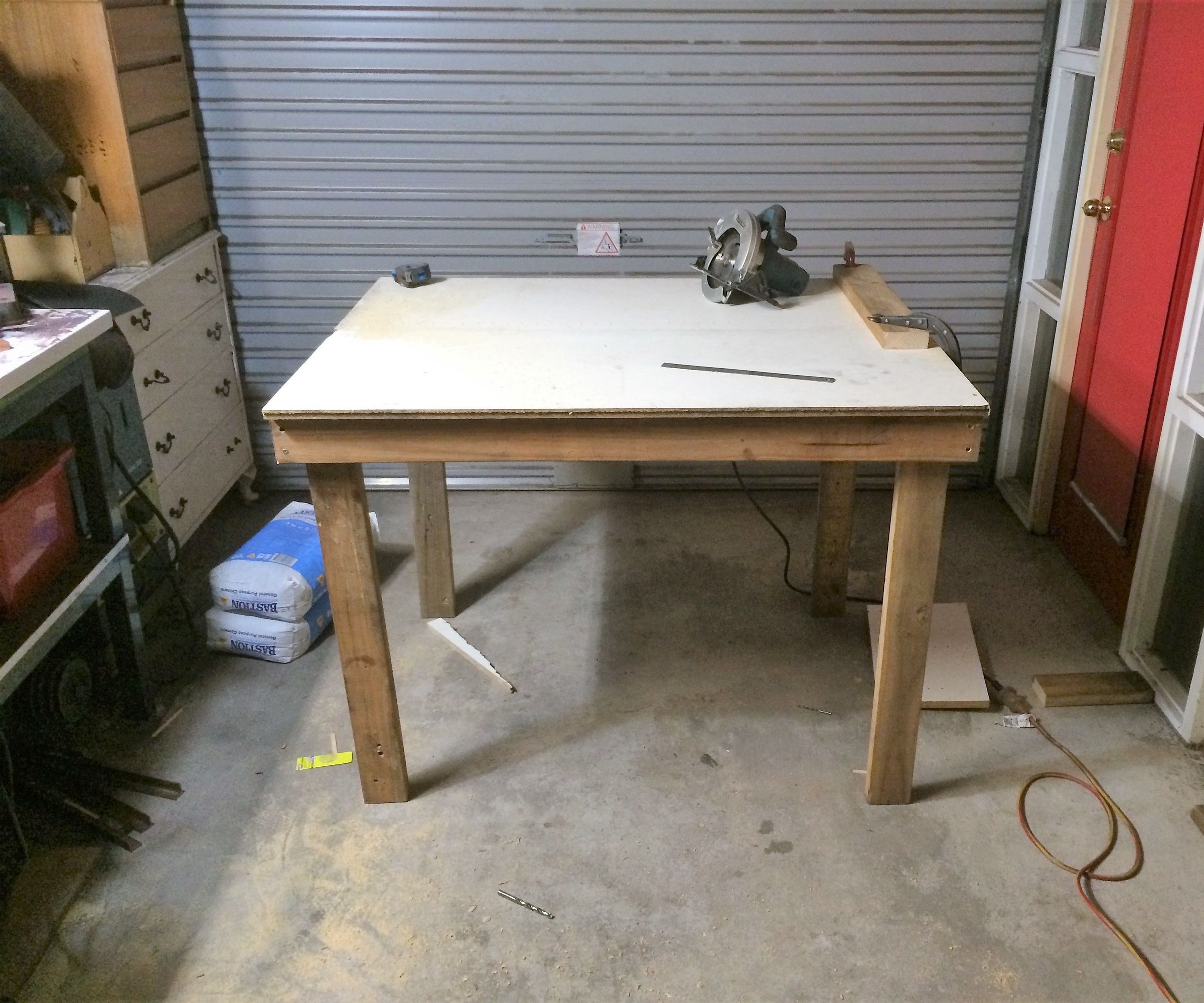 2 Hour Scrap Wood Work Bench