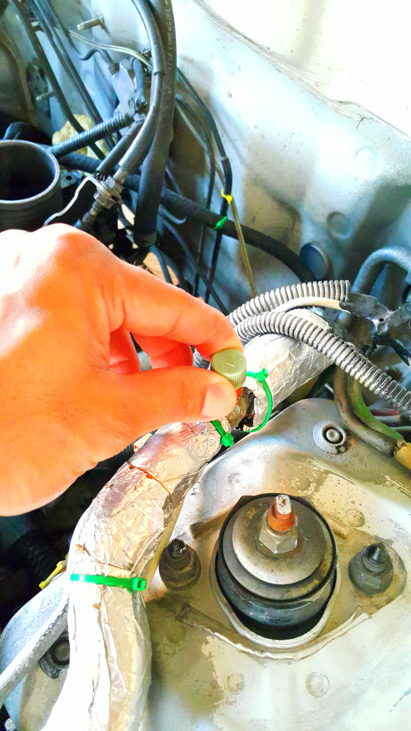 Fixing a Vibrating and Noisy Car AC Compressor. 5 Steps Instructables