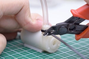 Conecte um tubo ao seu motor