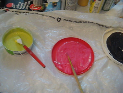 Mix the Liquid Latex With Paint